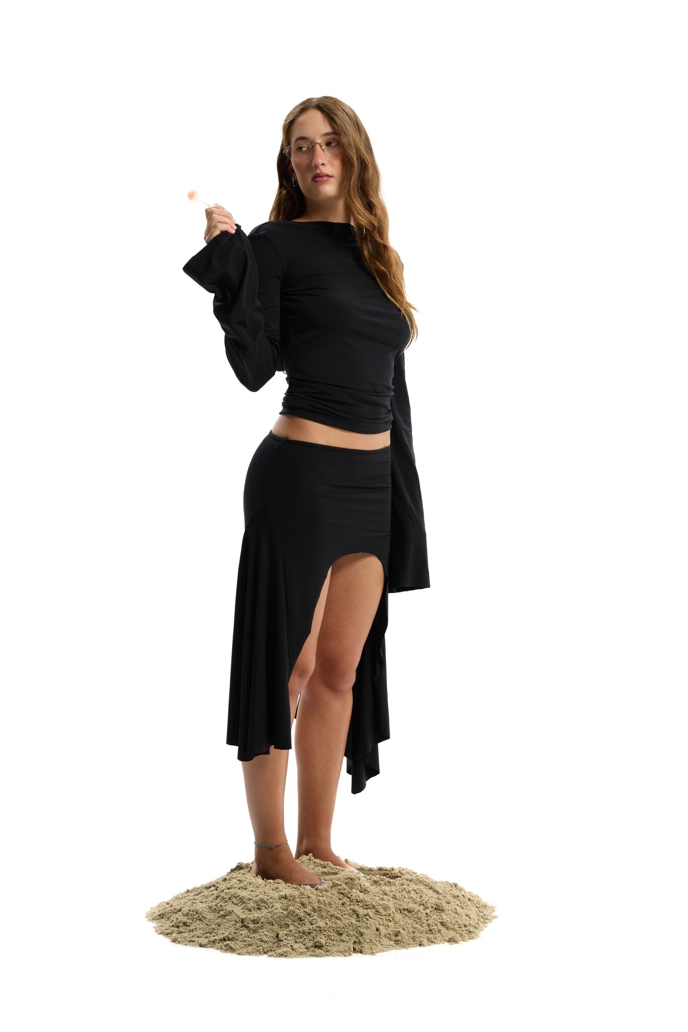 V BACK MINI SKIRT BLACK