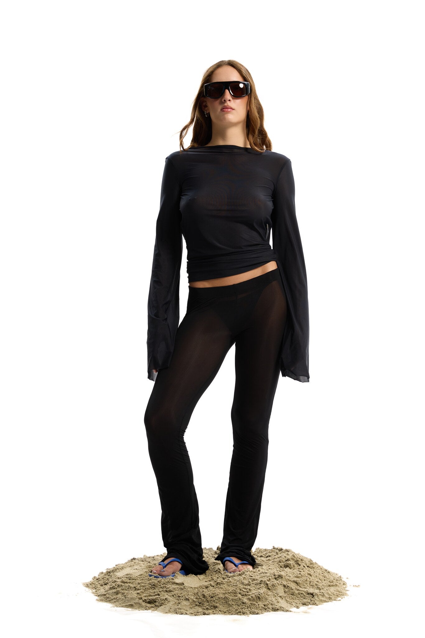 TOP V BACK BLACK SEMI TRANSPARENT