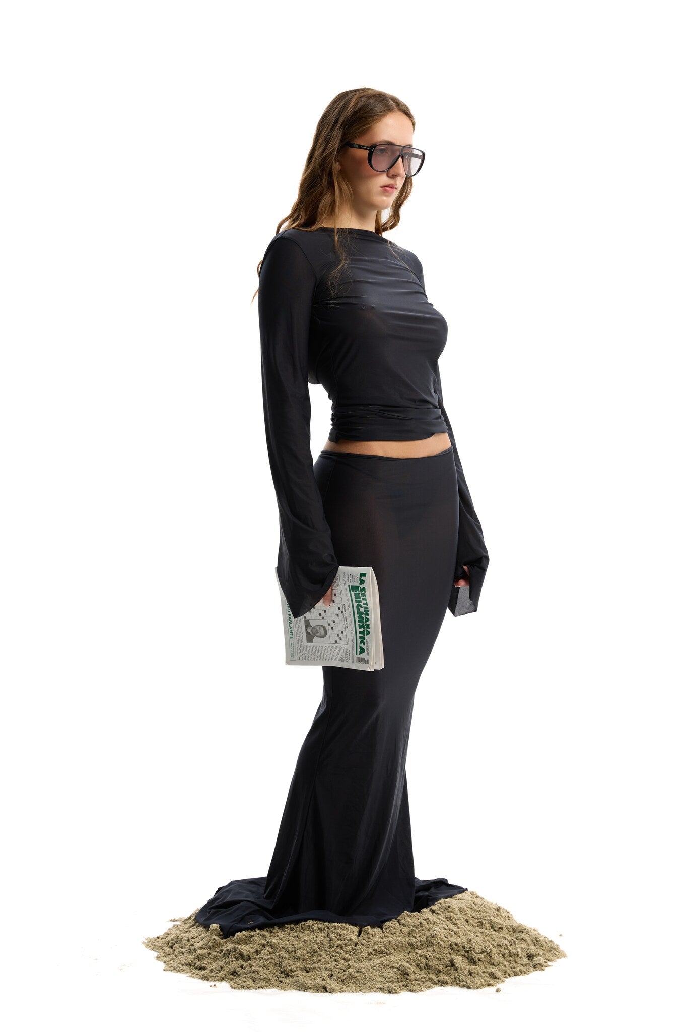 V BACK SKIRT BLACK SEMI TRANSPARENT